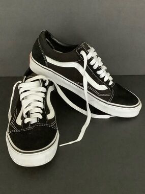 Vans Black & White Old Skool Low-Top Sneakers Women Size : 8.5
